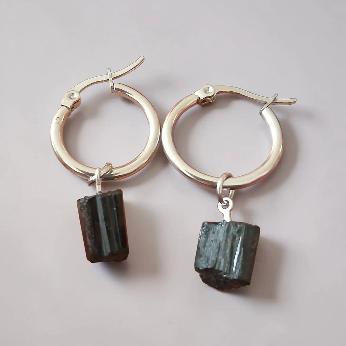 Argollas de Acero con Piedras Naturales